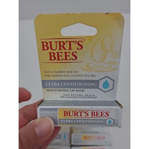 Burt's Bees Beeswax Lip Balm Ultra Conditioning Moisturizing Lot of 8 - Picture 2 of 3